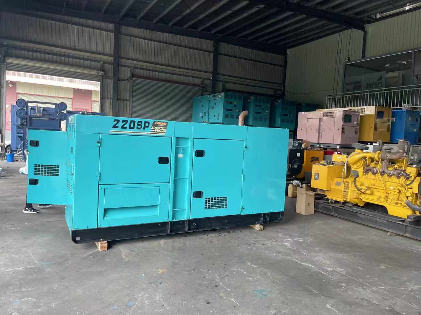 闻喜柴油发电机组长期不间断运行时，如何监控其温度和压力？