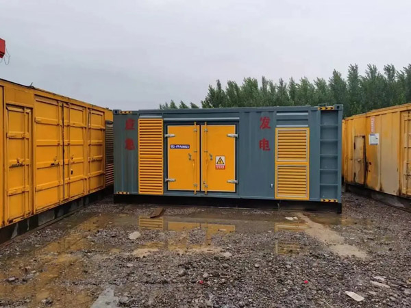 闻喜柴油发电机如何判断干式空气滤清器是否需要更换？