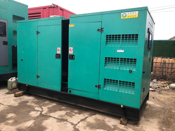 闻喜怎样合理控制磷酸铁锂蓄电池的充放电倍率以延长其使用寿命？