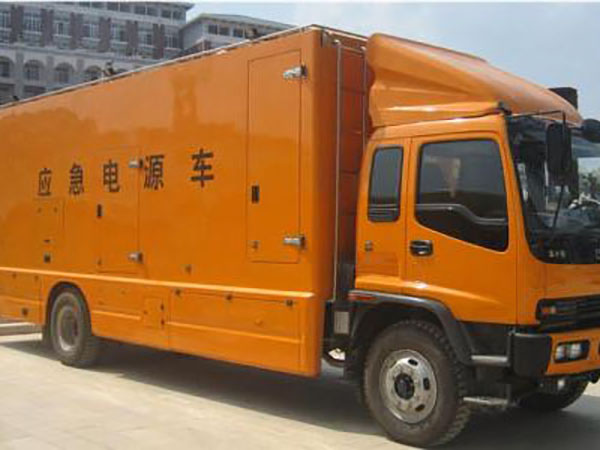 闻喜冬季柴油发电机启动前，如何检查燃油系统中的积水？